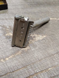 Vtg Valet Auto Strop Single Edge Safety Razor w/Tin Box & Blades Made In NY USA