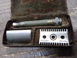 Vtg Gillette Nov 15 1904 3 Piece Ball End Double Edge Safety Razor w/Metal Case!