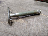 Vtg Gillette Nov 15 1904 3 Piece Ball End Double Edge Safety Razor w/Metal Case!