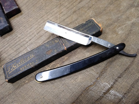 Vtg F Koeller Gun Metal Straight Razor Nice Scales Solingen Germany w/Box Nice!