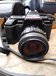 Vtg Minolta 5000 AF Maxxum 35mm SLR Film Camera 28 70mm lens Shutter Works