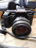 Vtg Minolta 5000 AF Maxxum 35mm SLR Film Camera 28 70mm lens Shutter Works