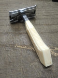 Vtg 1950's Gem Featherweight Single Edge Safety Razor Plastic Handle Made In USA