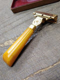 Vtg Schick Injector Single Edge Razor w/Butterscotch Handle Injector & Hard Case