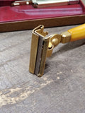 Vtg Schick Injector Single Edge Razor w/Butterscotch Handle Injector & Hard Case