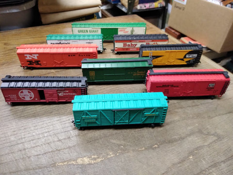 Vtg 9 Pc HO Scale Box Car Lot Tyco+ Baby Ruth AT&SF Green Giant Dairyman's TLCX