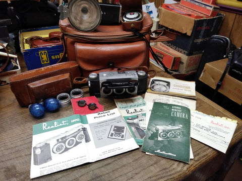 Vtg David White Co Stereo Realist Film Camera f3.5 Shutter Work Flash Case Xtras