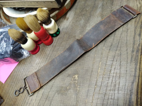 Vtg Antique Leather Barber Shop Straight Razor Sharpening Strop 16 inches