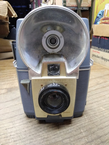 Vtg Kodak Brownie Flash 20 820 Film Camera Working Shutter Made In USA!