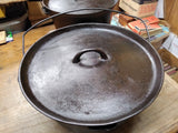 Vtg Griswold Cast Iron 310 Tite Top Dutch Oven #10 Flat Biscuit Lid 3 Leg #1