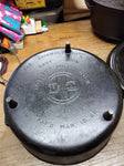 Vtg Griswold Cast Iron 310 Tite Top Dutch Oven #10 Flat Biscuit Lid 3 Leg #1