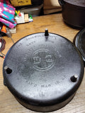 Vtg Griswold Cast Iron 310 Tite Top Dutch Oven #10 Flat Biscuit Lid 3 Leg #1