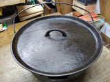 Vtg Griswold Cast Iron 310 Tite Top Dutch Oven #10 Flat Biscuit Lid 3 Leg #2