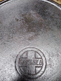 Vtg Griswold Cast Iron 310-A Tite Top Dutch Oven #10 Flat Biscuit Lid 3 Leg #3