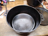 Vtg Griswold Cast Iron 310-A Tite Top Dutch Oven #10 Flat Biscuit Lid 3 Leg #3