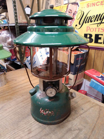 Vtg Coleman Model 228H Double Mantle Gas Lantern with Pyrex Glass Globe 1974 USA