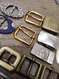 Vtg 28 Piece Mid Century Modern Fashion Belt Buckle Lot Bakelite Brass Metal