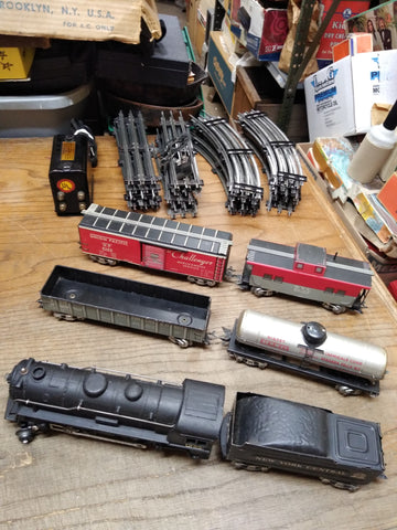 Vtg MARX O Gauge Stream Line 25229 Train Set NYC #999 2-4-2 Loco w/Extras Works!