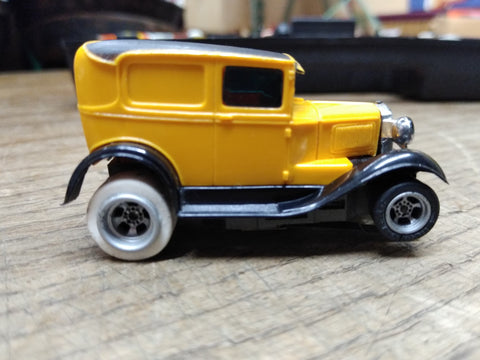 Vtg HO Scale Aurora AFX 1930 Ford Model A Panel Truck Yellow Slot Car Works!