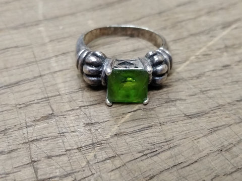 Vtg 925 Sterling Silver Green Peridot Size 8 Ring Very Nice!
