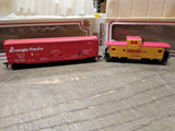Vtg 2 Pc HO Bachmann Train Car Lot Triangle Box Car Union Pacific Caboose Boxes!