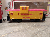 Vtg 2 Pc HO Bachmann Train Car Lot Triangle Box Car Union Pacific Caboose Boxes!