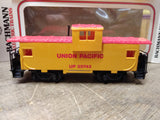 Vtg 2 Pc HO Bachmann Train Car Lot Triangle Box Car Union Pacific Caboose Boxes!