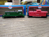 Vtg 2 Pc HO Model Power Burlington Northern 912 Switcher Loco 1435 Red Caboose