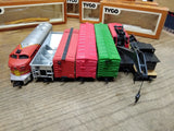 Vtg Tyco HO Scale Santa Fe Diesel Engine 6 Train Cars w/Crane Maintenance Works!