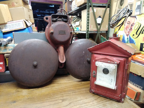 Vtg GAMEWELL Fire Alarm Pull Station w/SCHWARZE #23 Universal Bells All Working!