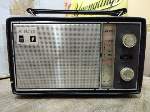 Vtg JC Penney Co 7 Transistor AM Portable Radio Model No 1642 Works Good!