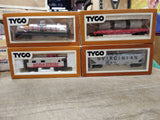 Vtg 4 Pc HO Scale TYCO Lot Silver Streak Caboose Tanker Flat Car Hopper w/Boxes