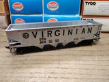 Vtg 4 Pc HO Scale TYCO Lot Silver Streak Caboose Tanker Flat Car Hopper w/Boxes