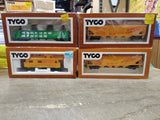 Vtg 4 Pc HO Scale TYCO Lot Union Pacific Caboose & 2 Hoppers Burlington w/Boxes