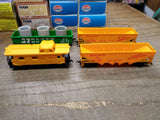Vtg 4 Pc HO Scale TYCO Lot Union Pacific Caboose & 2 Hoppers Burlington w/Boxes