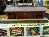 Vtg HO and O Gauge Train Tyco Factory Plasticville Station Model Dynamics Tunnel