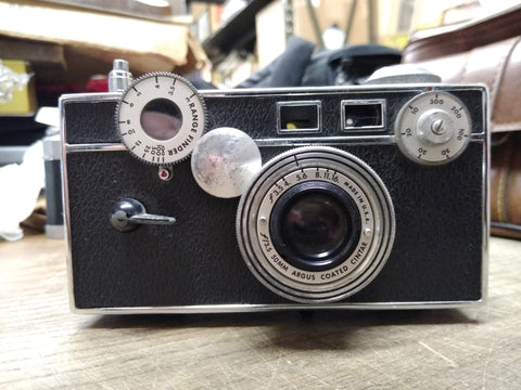 Vtg Argus "The Brick" Range Finder 35mm Film Camera w/Cintar F=3.5 50mm Lens USA