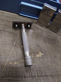 Vtg Gillette 3 Piece Razor w/Case Blades Nov 15 1904 Pat# B945177 Nice Shape!