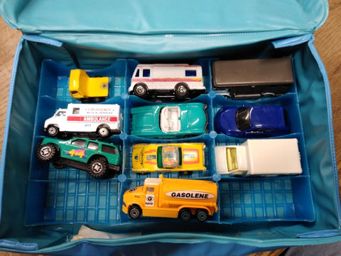 Vtg 24 Pc Tara Diecast Car Collectors Case w/10 Cars Hot Wheels Matchbox Maisto
