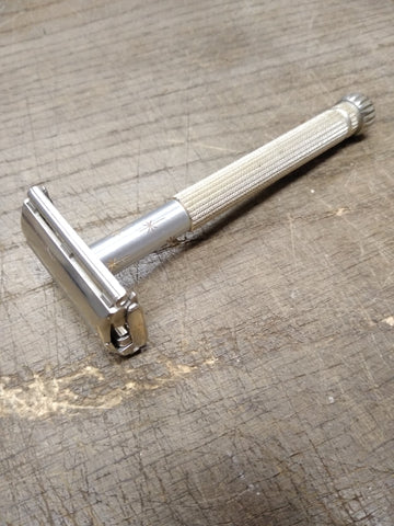 Vtg Date Code K-2 1965 Lady Gillette TTO DE Starburst Safety Razor in Good Shape