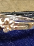 Vtg Women's 925 Silver Ring 5 Flowers with Unknown Stone Size 5 Beautiful!