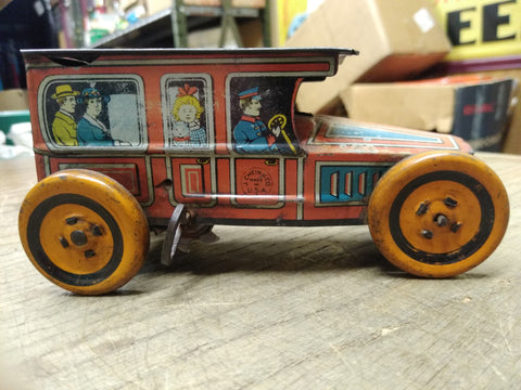 Vtg Antique 1918 J Chein Co Tin Wind Up Toy Car Limo w/Chauffeur & Family Works!