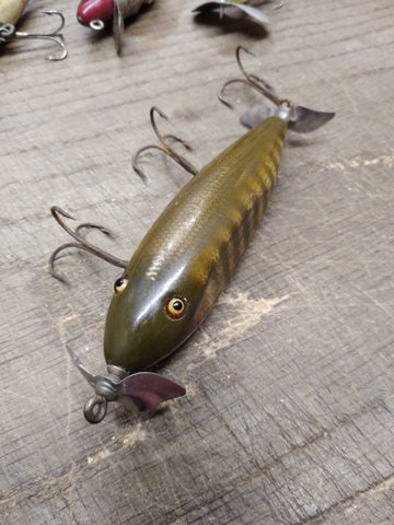 Vtg Creek Chub Wood Glass Eye Injured Minnow Fishing Lure Plug Fresh Water Float