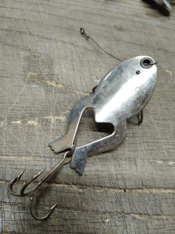 Vtg Heddon Spoon-Y Frog Fishing Lure Pat. Aug 3 26 Fresh Water Metal Treble Hook