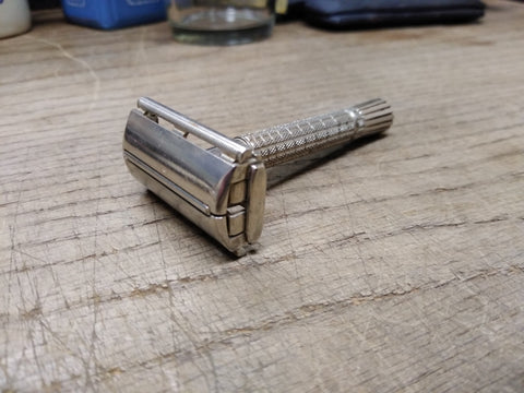 Vtg Gillette F-2 1960 Flare Tip Super Speed TTO DE Safety Razor Nice Shape!