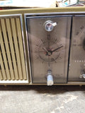 Vtg General Electric Solid State Table Top Am/Fm Clock Radio AM Works Repair Lot