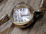 Vtg Ladies Caravelle Mechanical Gold Tone Wrist Watch 17 Jewels Silver Dial Runs