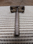 Vtg Gillette 1961 G2 Flare Tip TTO DE Safety Razor in Good Shape!