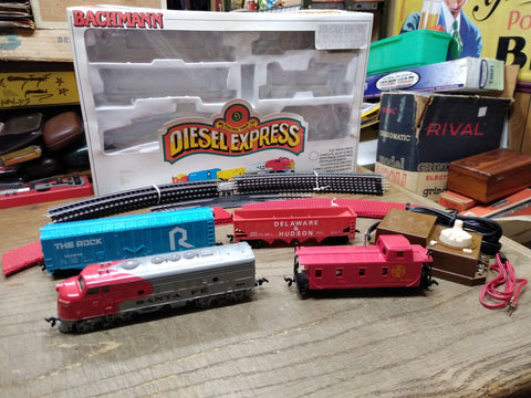 Vtg HO Bachmann Santa Fe Locomotive Diesel Express Train Set 3 Cars w/Box Works!