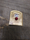 Vtg Gold Tone Brooch Pin Jewelry With Red Stone and Rotating 5 Photograph Window